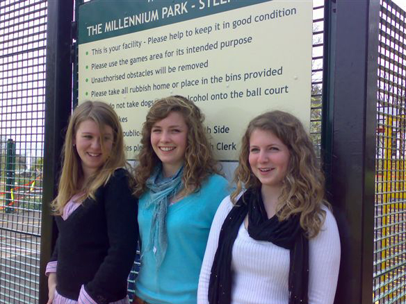 Chelsy, Tori and Izzy who opened the MUGA.jpg - Chelsy, Tori and Izzy who opened the MUGA